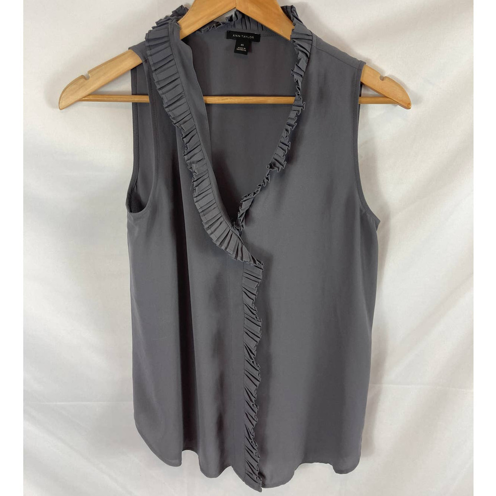 Ann Taylor Pleated Hidden Button Sleeveless Blouse Grey Size XS